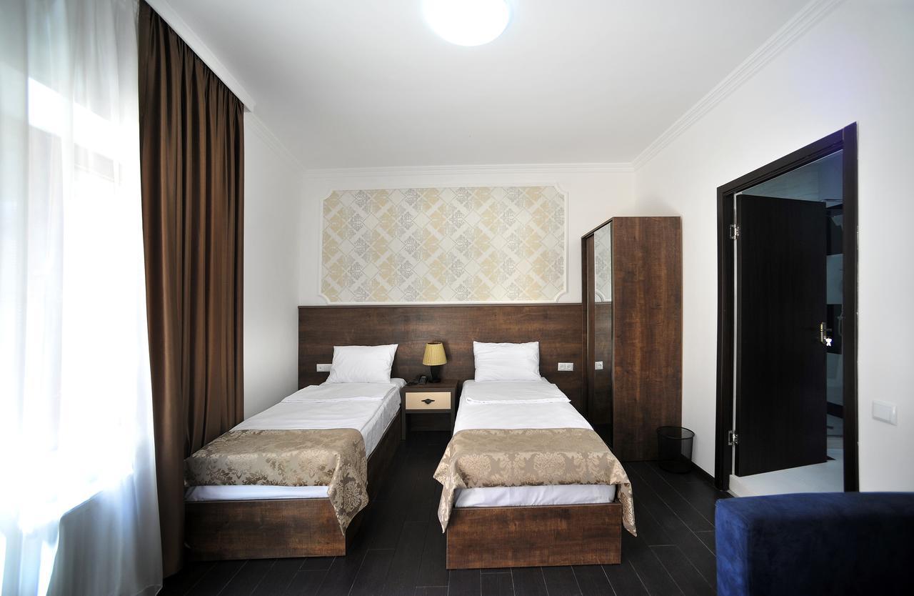 Rk City Hotel ティビリシ エクステリア 写真