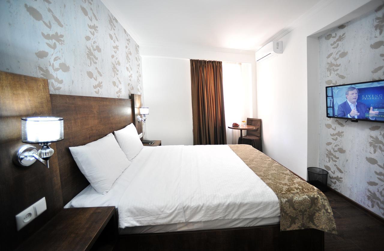 Rk City Hotel ティビリシ エクステリア 写真