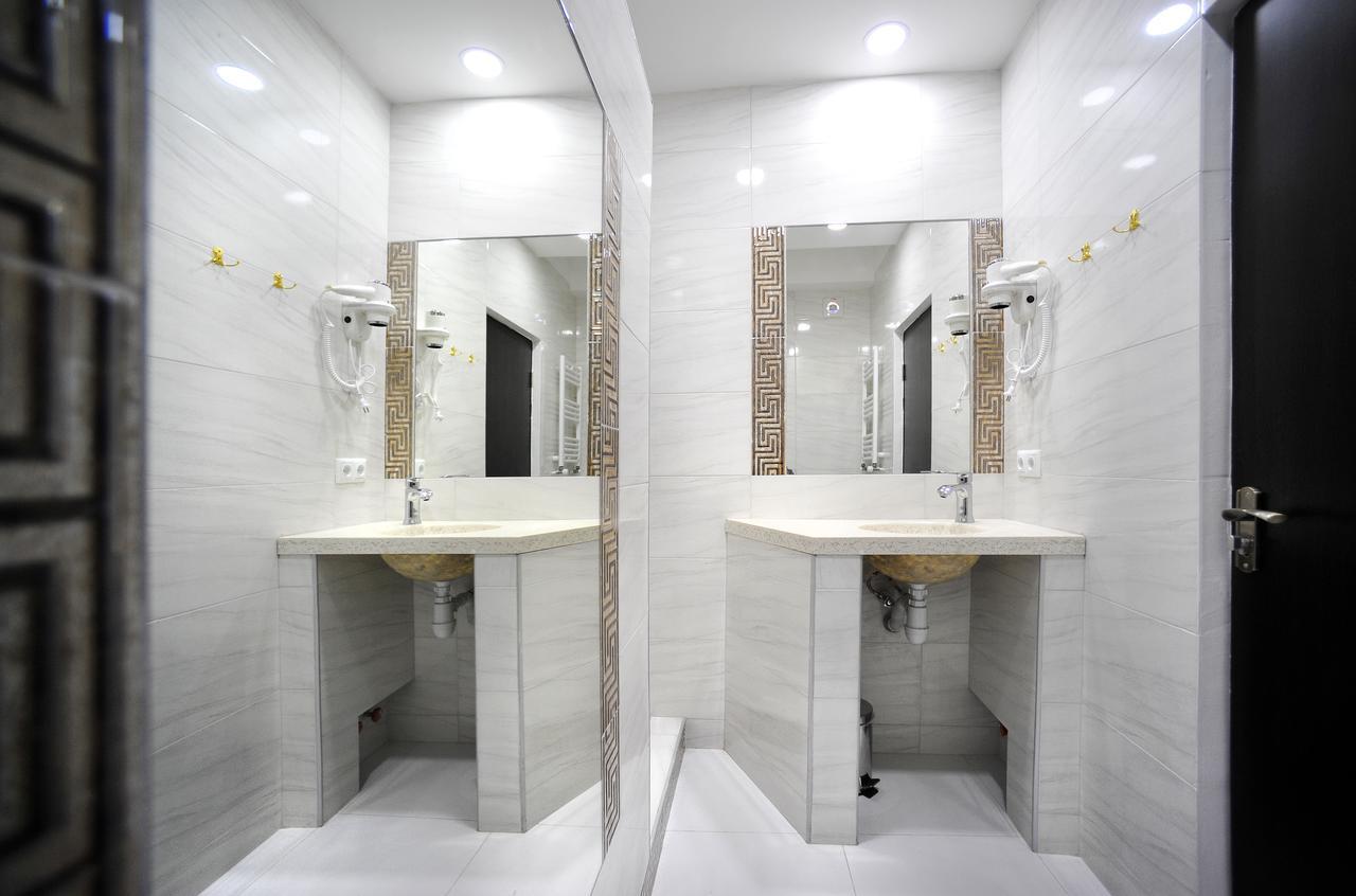 Rk City Hotel ティビリシ エクステリア 写真